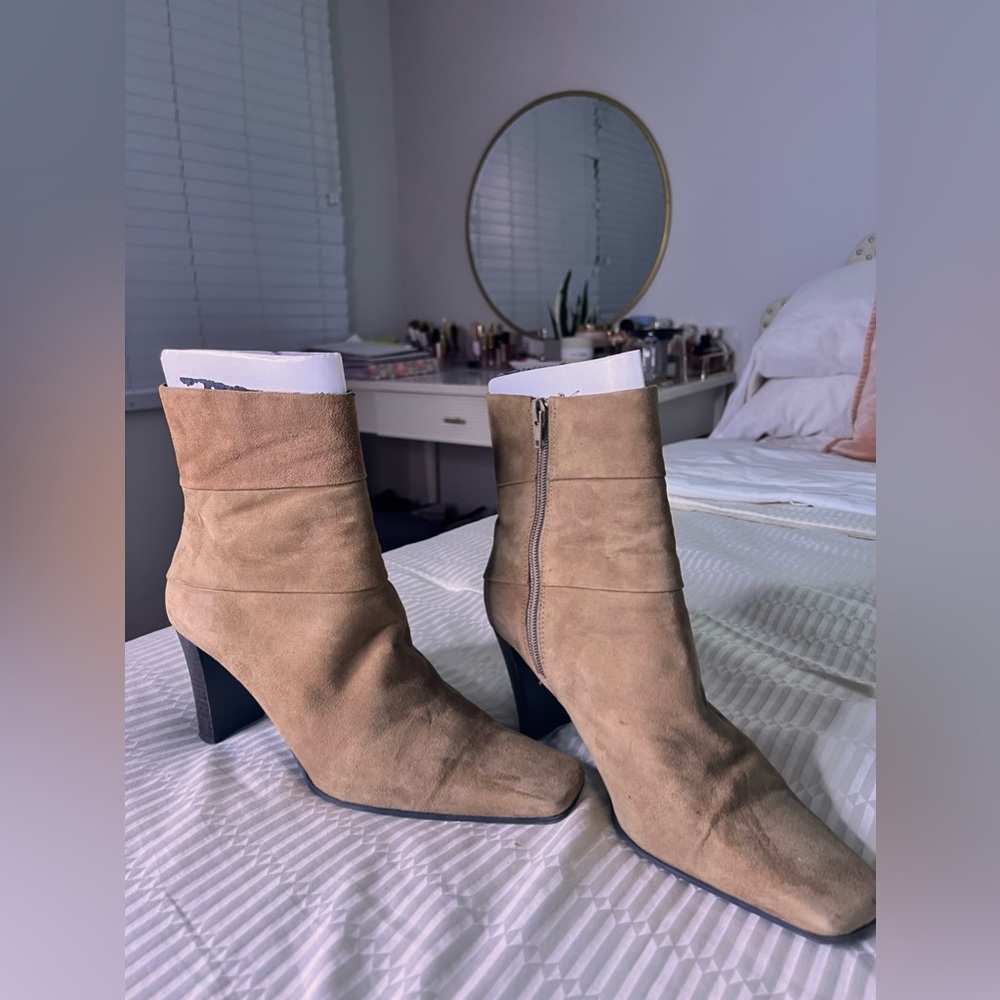 BANDOLINO TAN SUEDE SQUARE TOE SIDE-ZIP ANKLE BOOTS BOOTIES EUC Size 10
